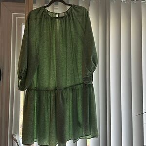 Green dress with micro daisies by H&M